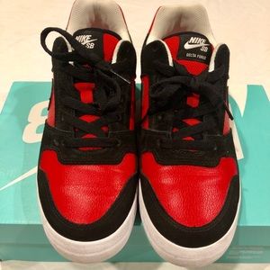 Nike SB Delta Force Men’s size 8 with box